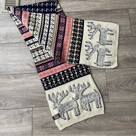 G Fashion Textured Knitted Snowflake Moose Pattern Scarf - Picture 12 of 13